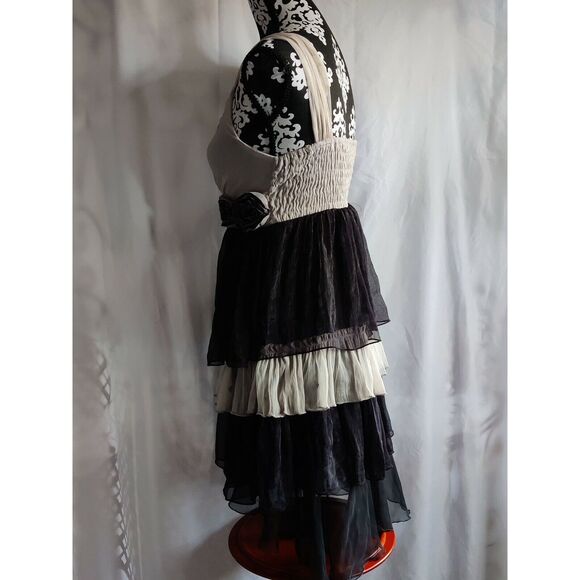 Rachael & Chloe Ruffle Dress Rose Flower Design Strapless‎ Size Small RN# 127981 - Picture 5 of 9